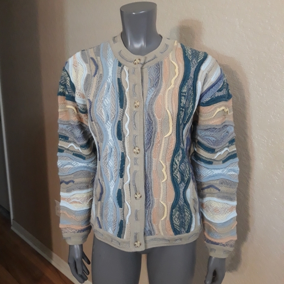 Aklanda Australia Merino Wool 3D Sweater - Picture 1 of 16
